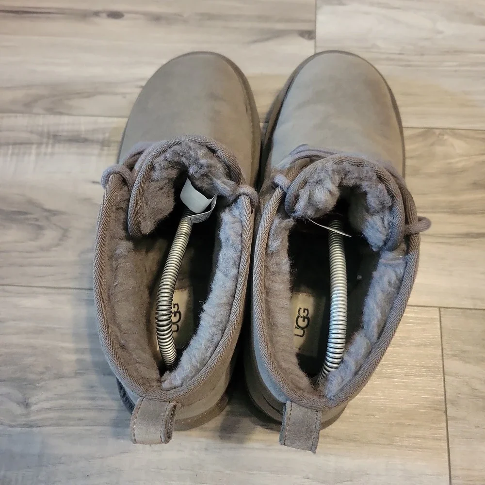 Ugg Neumel Mens Size 10 Gray Suede Fur Lined Ankle Chukka Boots #3236